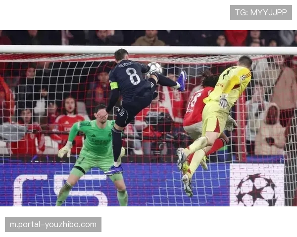 九人应战惨遭门将绝杀 皇马防线崩溃引发更衣室震荡