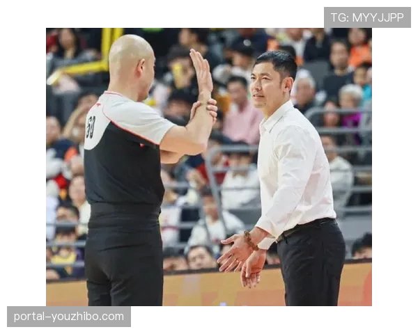 北控签下杰伦豪斯 张庆鹏后场轮换迎来新变数 北控签下杰伦豪斯 张庆鹏后场轮换迎来新变数